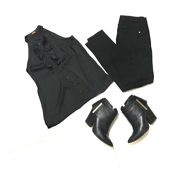 Black Sleeveless blouse w/ruffle button down- S - Picture 1 of 8